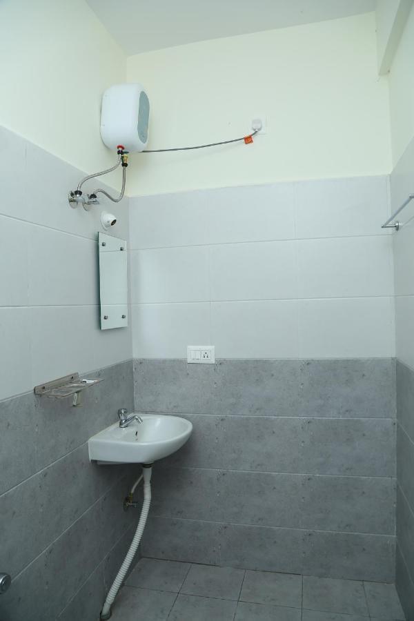 Hotel Bangalore Airport Inn, Airport Pickup & Drop Available 24X7 Yelahanka Zewnętrze zdjęcie
