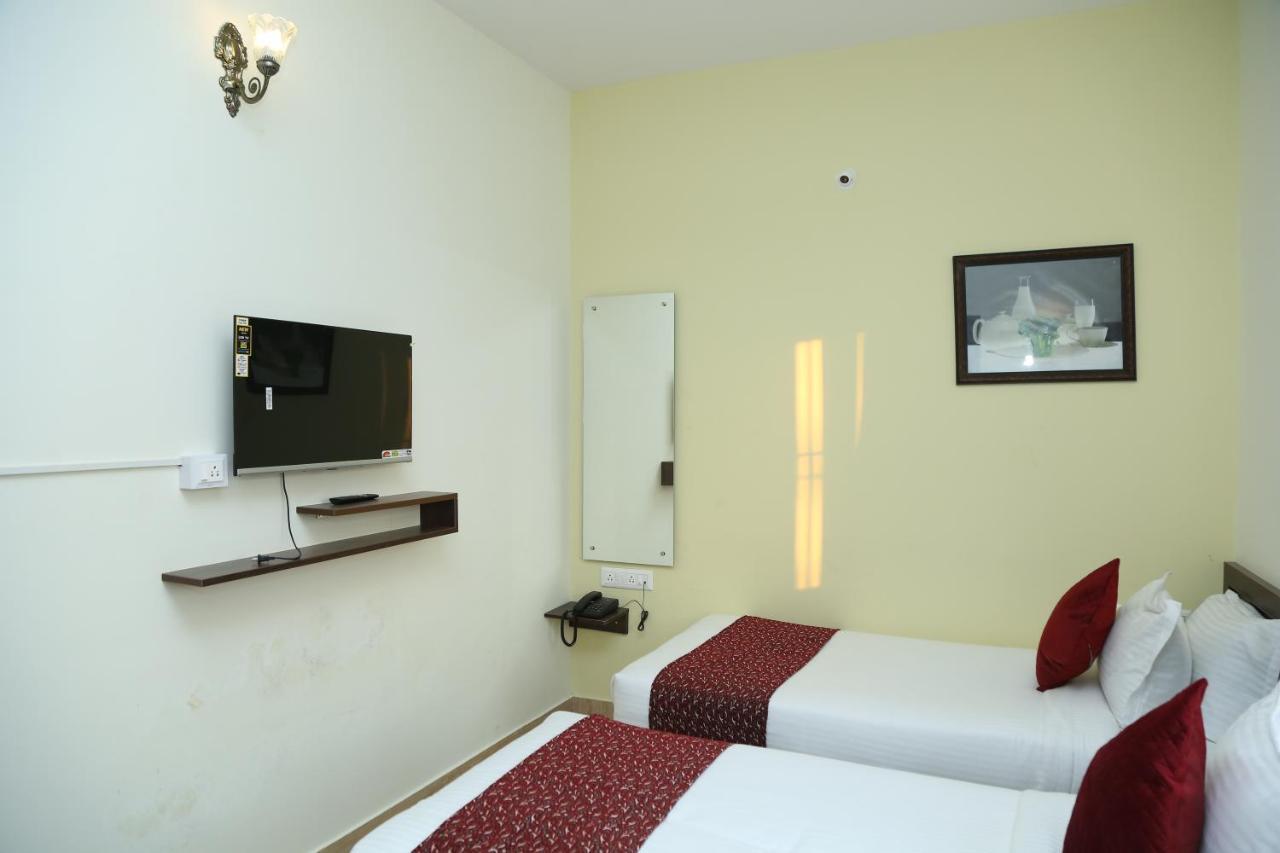 Hotel Bangalore Airport Inn, Airport Pickup & Drop Available 24X7 Yelahanka Zewnętrze zdjęcie